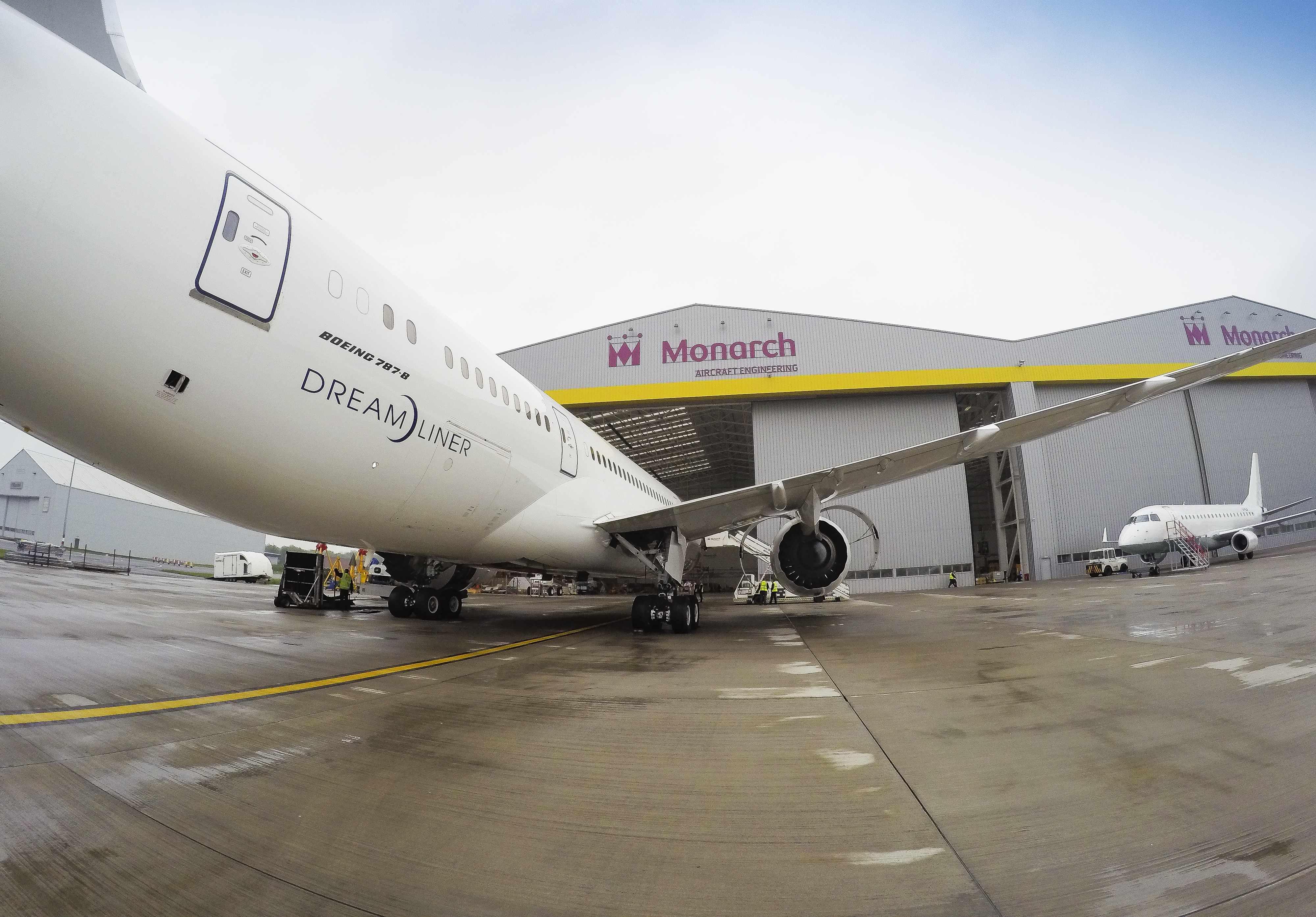 Monarch Aircraft Engineering signs base maintenance contract with La Compagnie